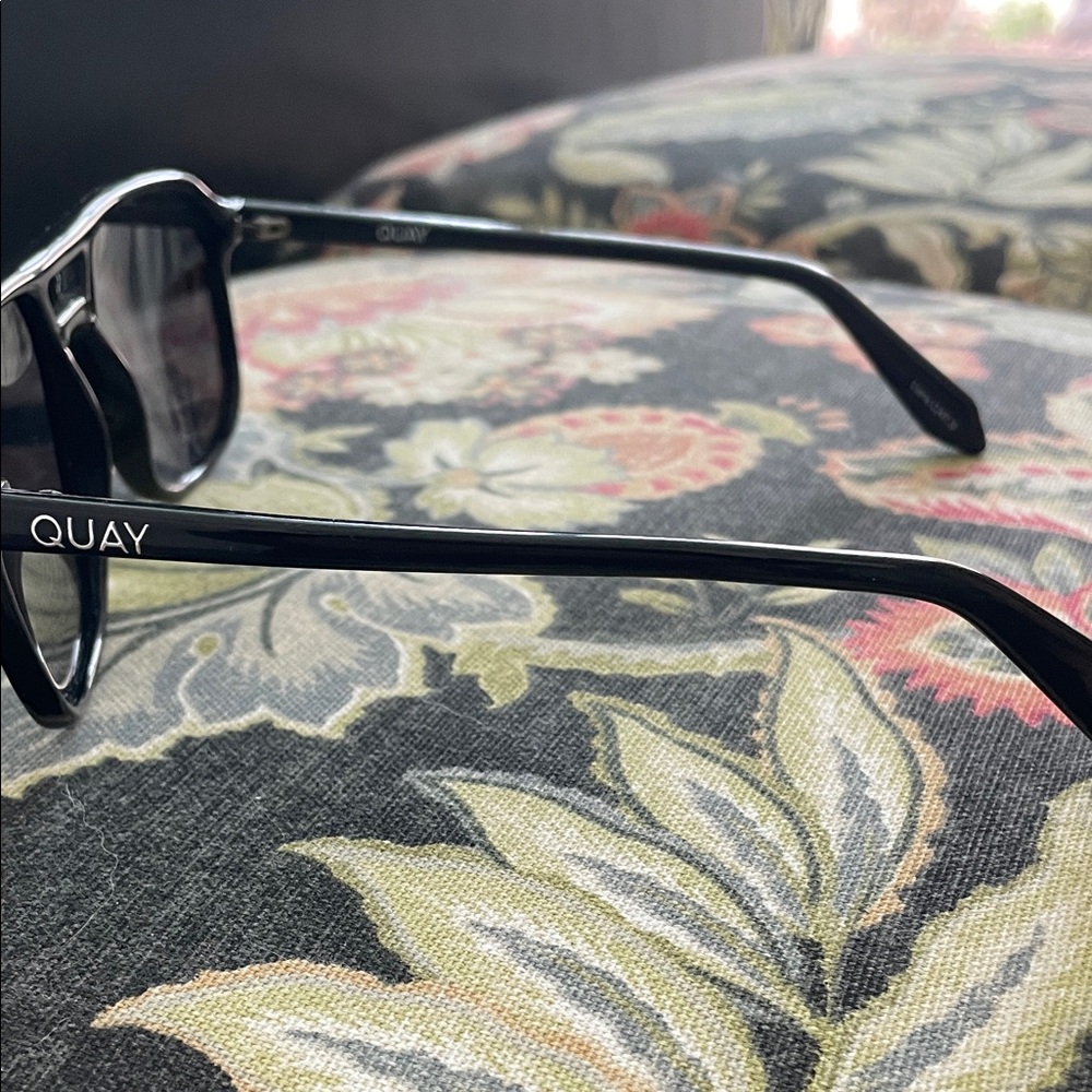 Quay Australia Black Aviator-Style Sunglasses with Dark Lenses - Picture 5 of 5